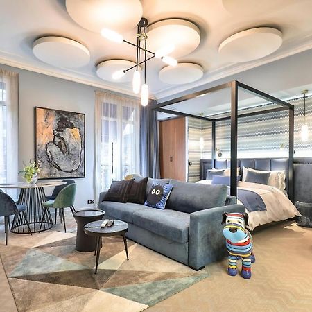 Hotel 33 Marbeuf ปารีส ภายนอก รูปภาพ