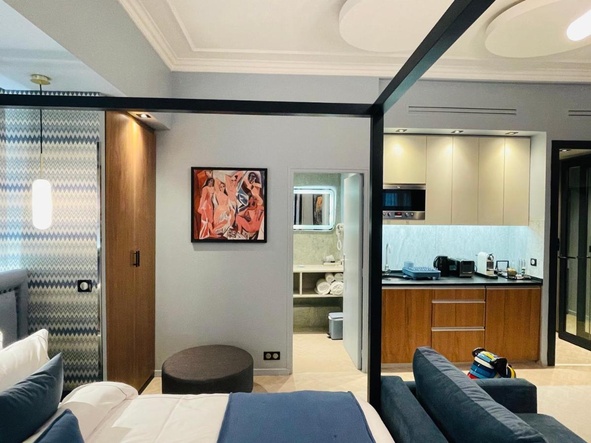 Hotel 33 Marbeuf ปารีส ภายนอก รูปภาพ