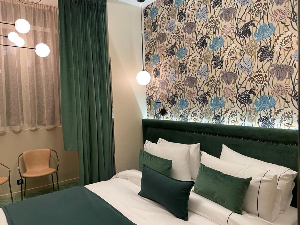 Hotel 33 Marbeuf ปารีส ภายนอก รูปภาพ