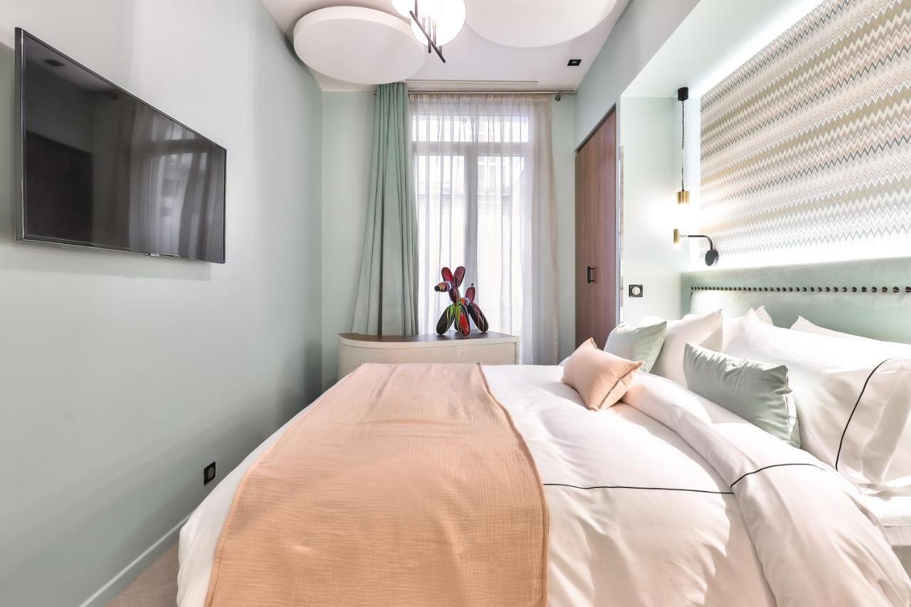 Hotel 33 Marbeuf ปารีส ภายนอก รูปภาพ