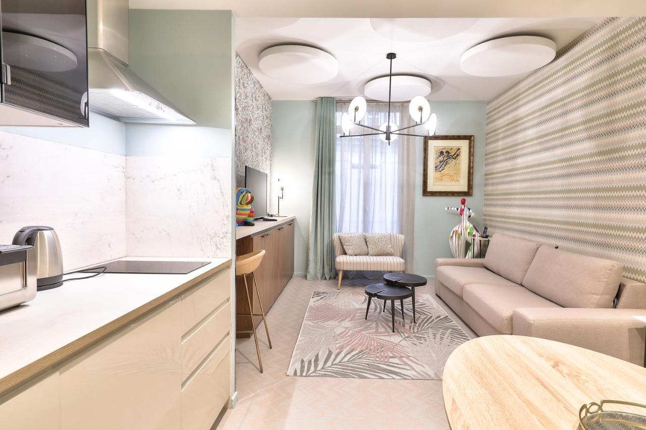 Hotel 33 Marbeuf ปารีส ภายนอก รูปภาพ