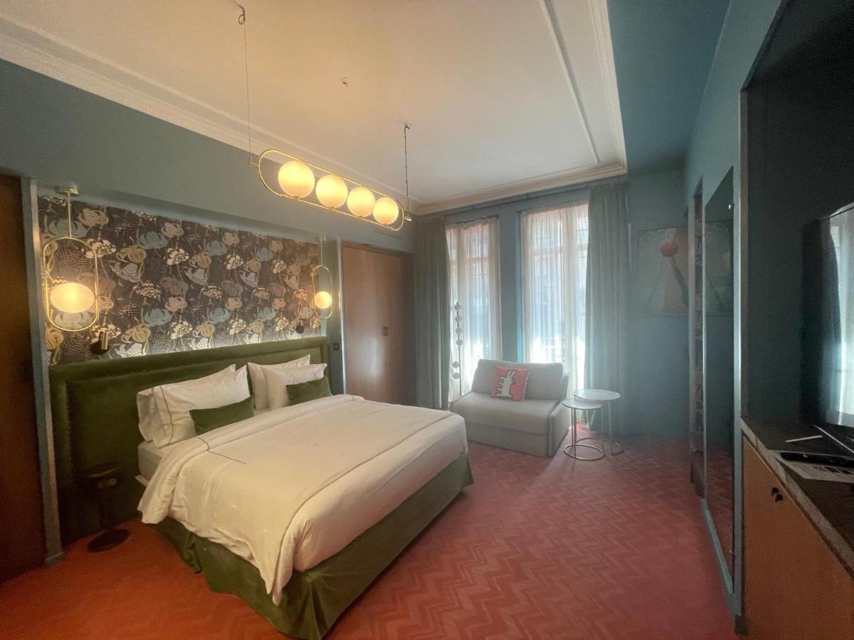 Hotel 33 Marbeuf ปารีส ภายนอก รูปภาพ